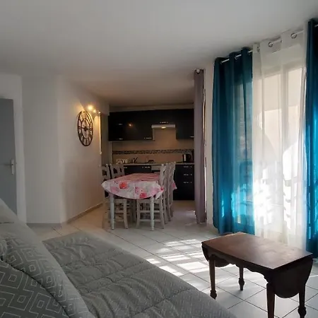 Appartement Open, Grand T2, 47m2, 6 Couchages, 2 Salles De Bai Fréjus